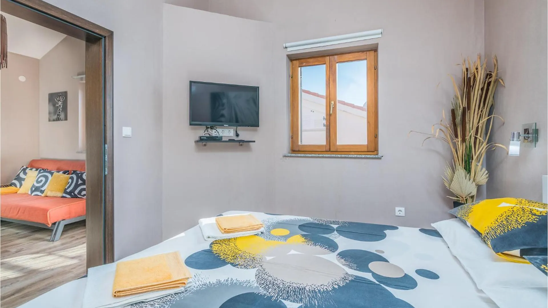 Cozy Apartment In Njivice With Kitchen