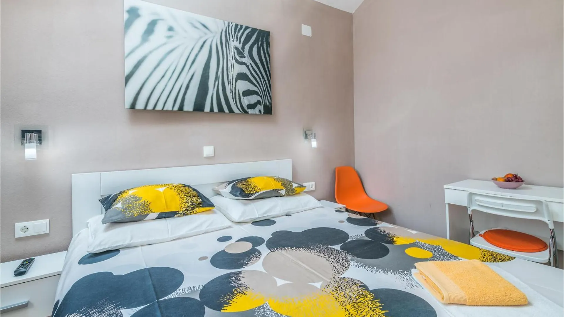 Cozy Apartment In Njivice With Kitchen 0*,  Croatia